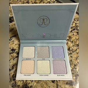 Anastasia Beverly Hills moon child glow palette
